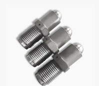 Jak ovlivňuje výběr materiálu hlavně šroubů různé plasty?